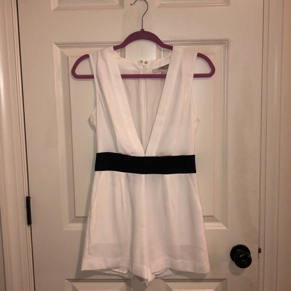White v neck romper